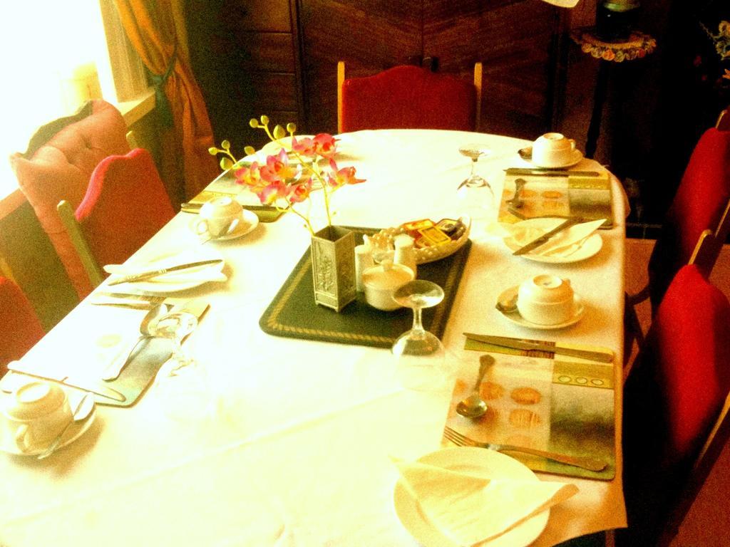 Almond House B&B Edinburgh Buitenkant foto